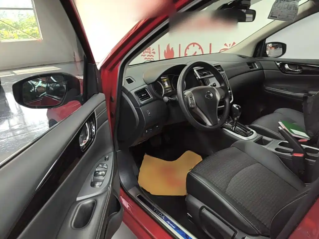 Nissan Tiida — миниатюра 21