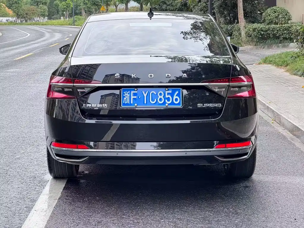 Skoda Superb — миниатюра 13