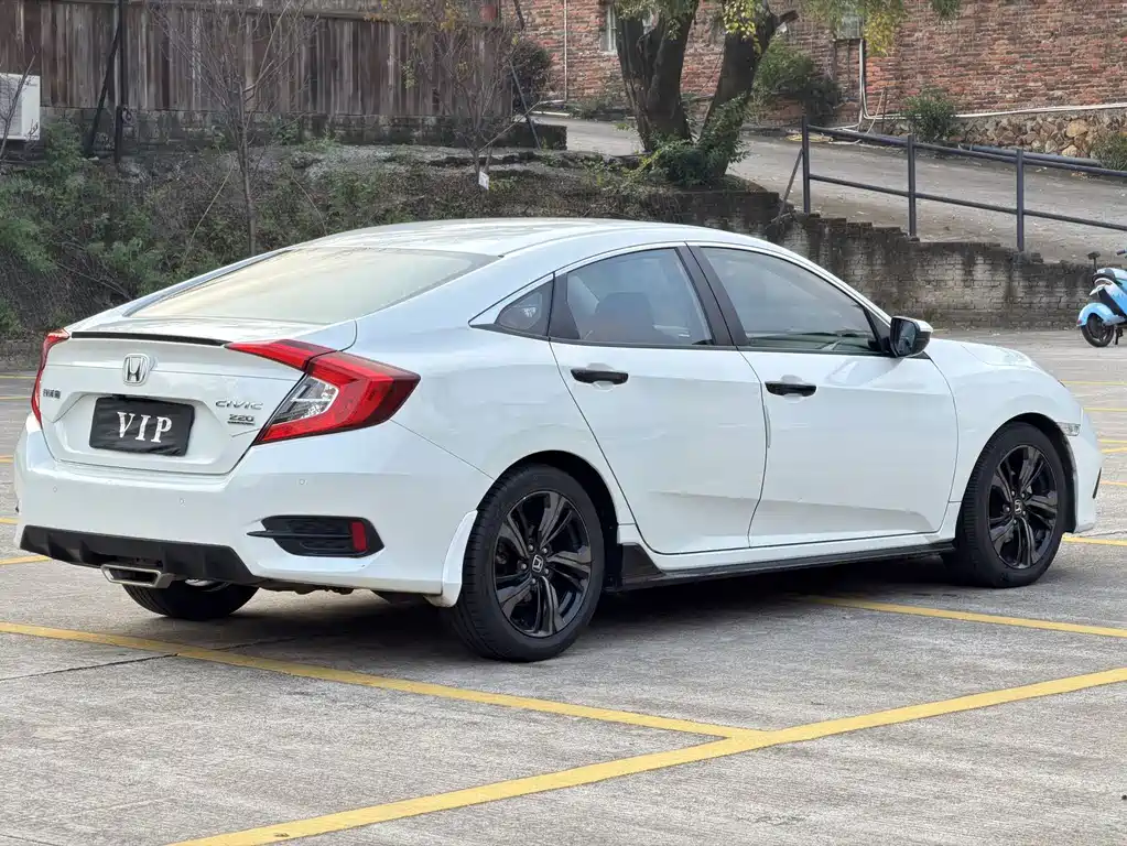 Honda Civic — миниатюра 9
