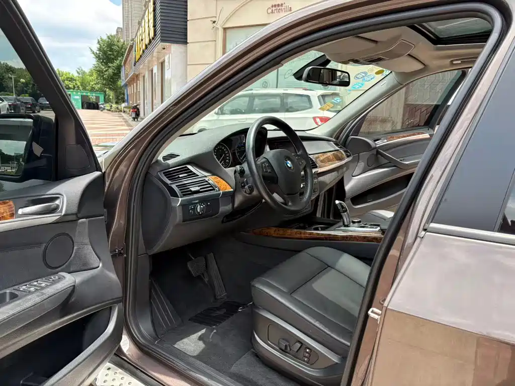 BMW X5 (Import) — миниатюра 6