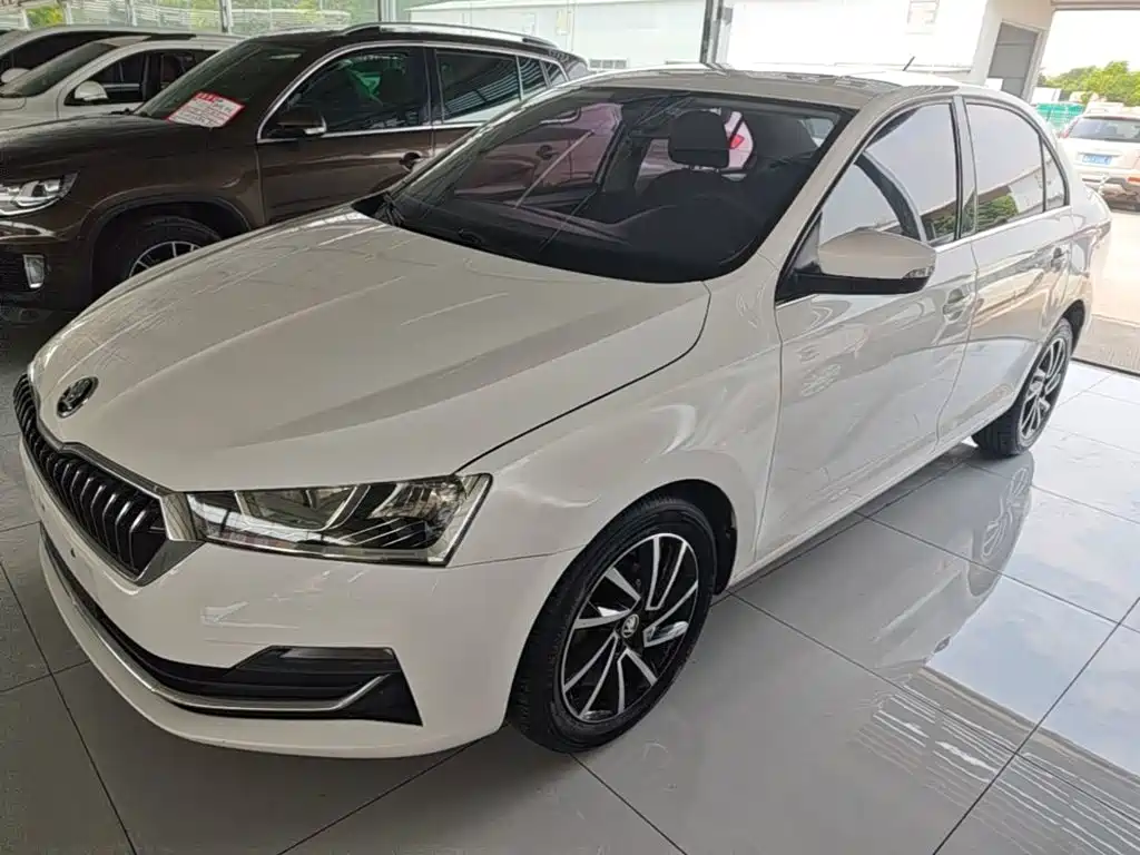 Skoda Rapid — миниатюра 2