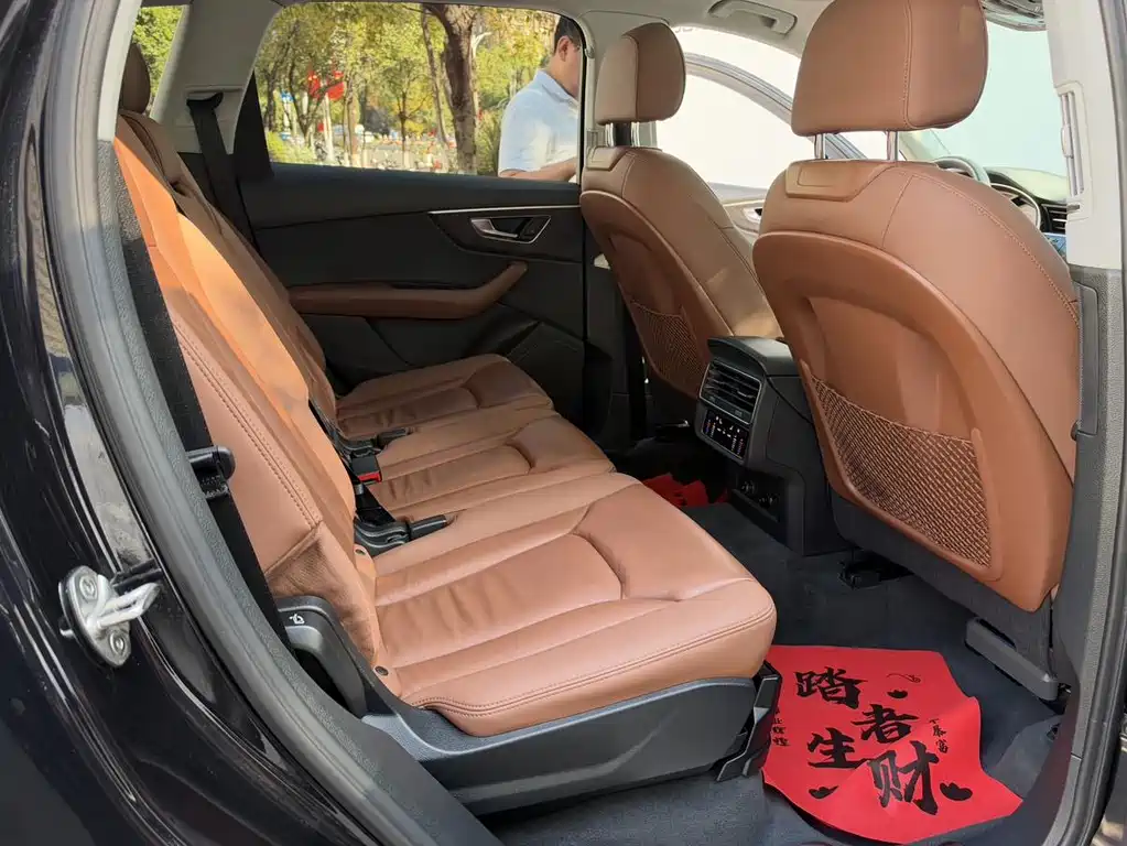 Audi Q7 — миниатюра 14