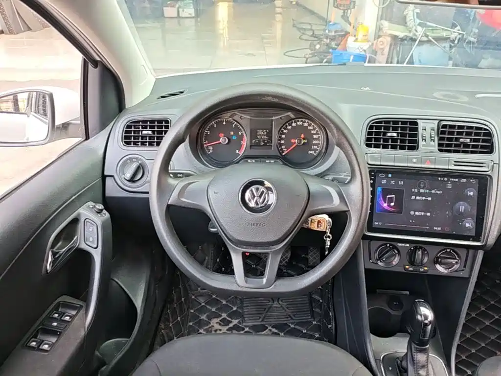 Volkswagen Polo — миниатюра 11