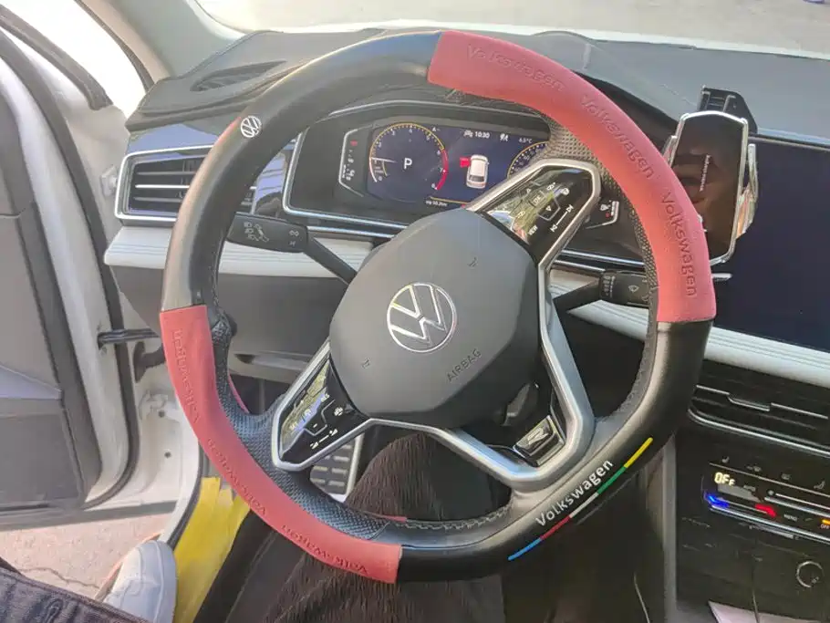 Volkswagen Tiguan L — миниатюра 15