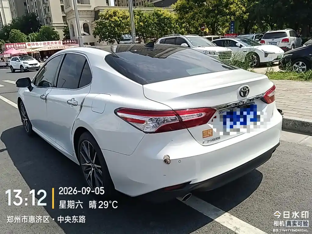 Toyota Camry — миниатюра 5