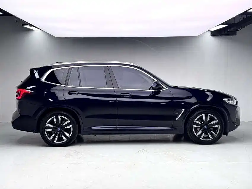 BMW iX3 — миниатюра 14