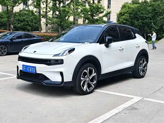 2023 Lynk & Co 06
