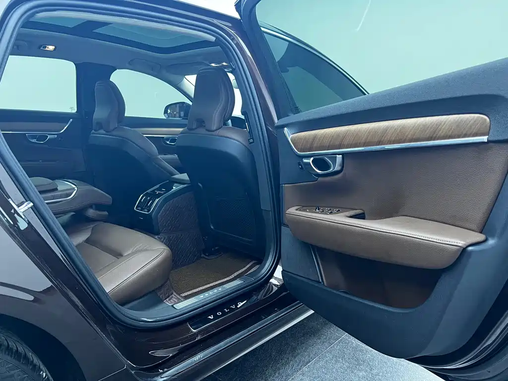 Volvo S90 — миниатюра 18