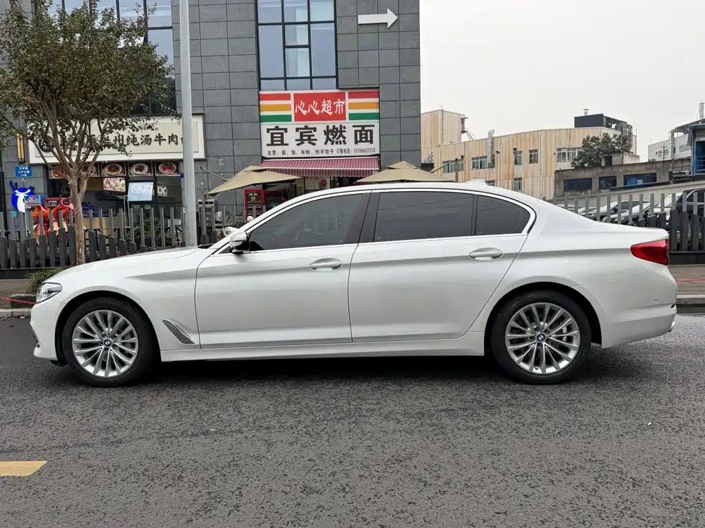 BMW 5 Series — миниатюра 3