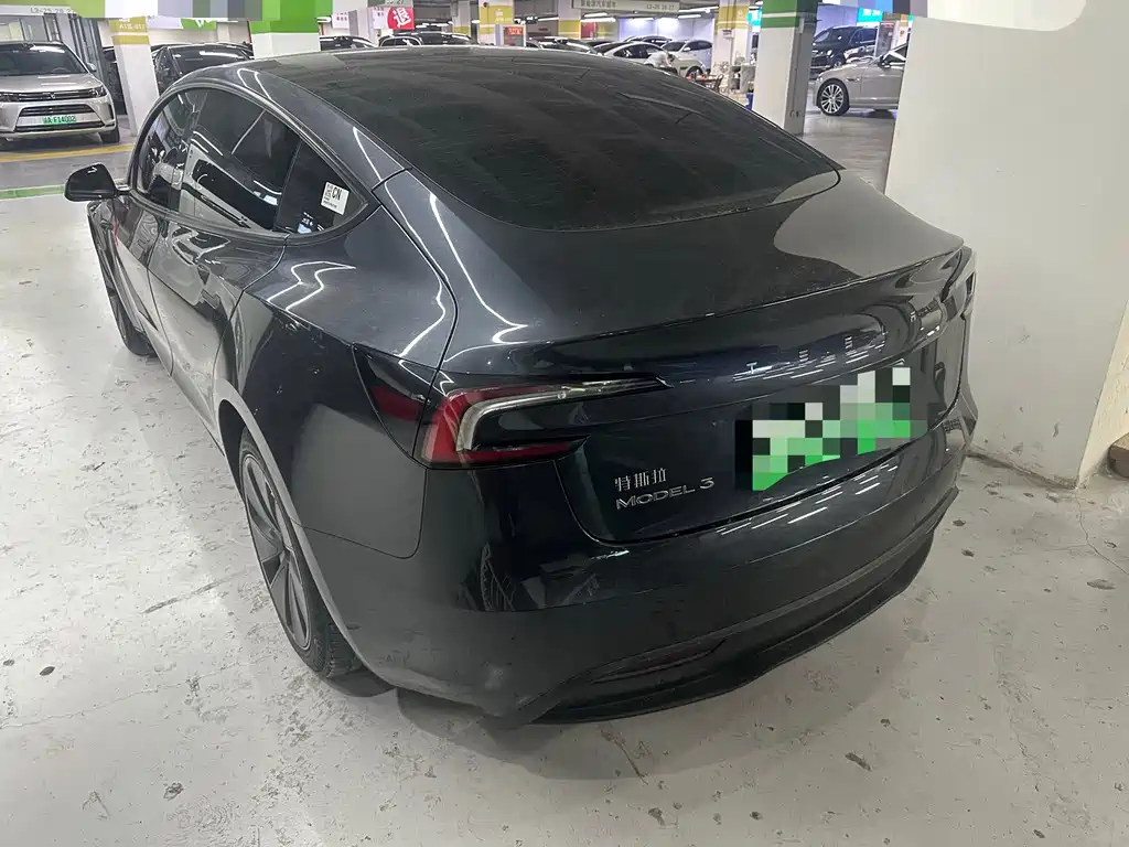Tesla Model 3 — миниатюра 8