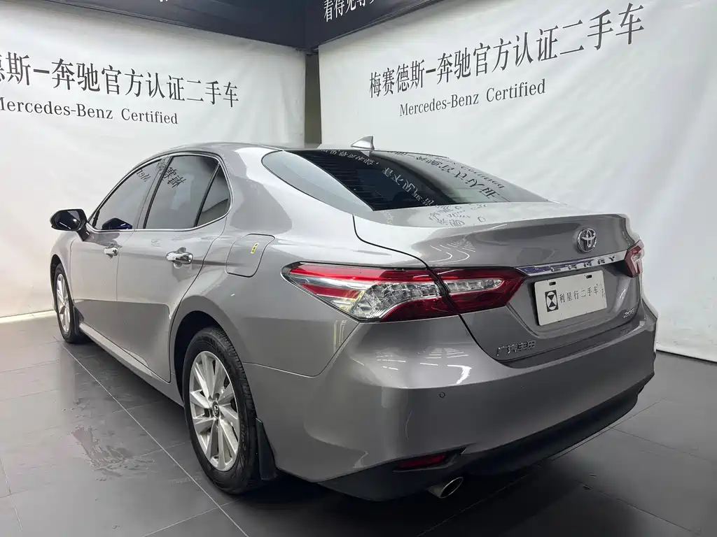 Toyota Camry — миниатюра 8