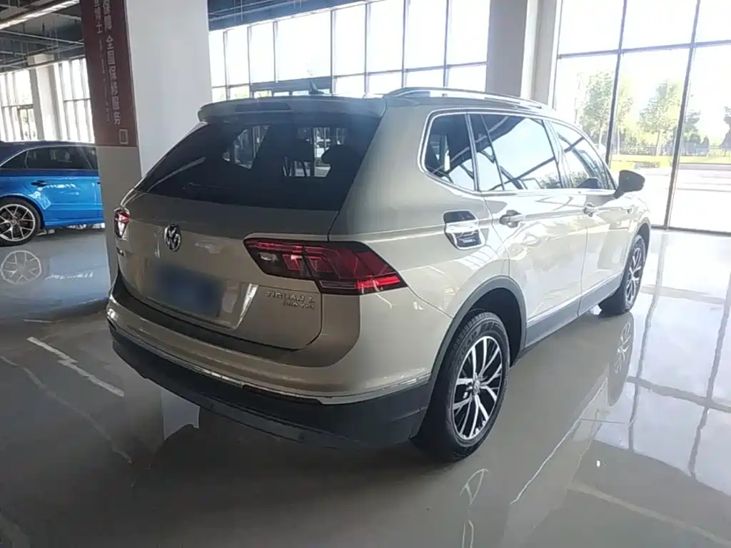 Volkswagen Tiguan L — миниатюра 7
