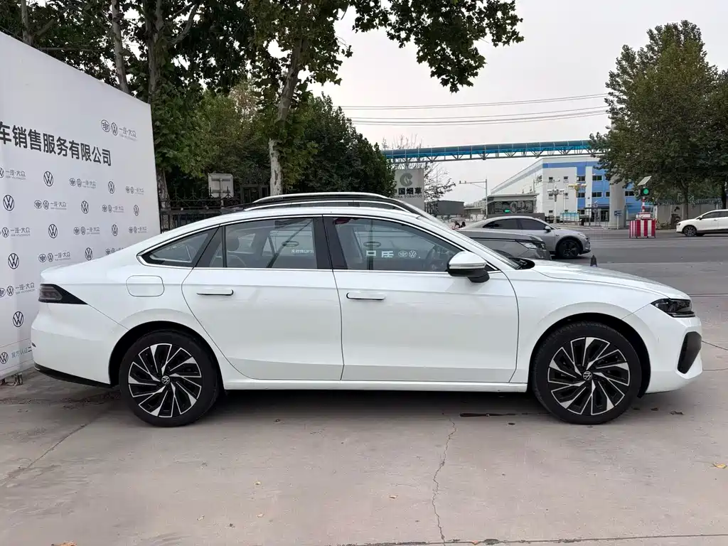 Volkswagen Sagitar — миниатюра 3