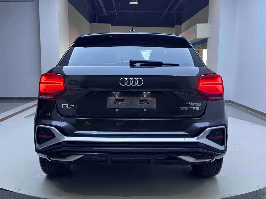 Audi Q2L — миниатюра 5