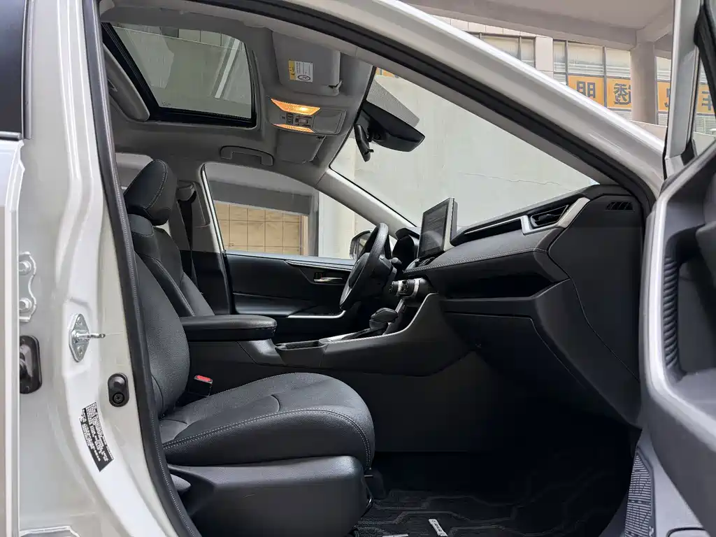 TOYOTA RAV4 RONGFANG