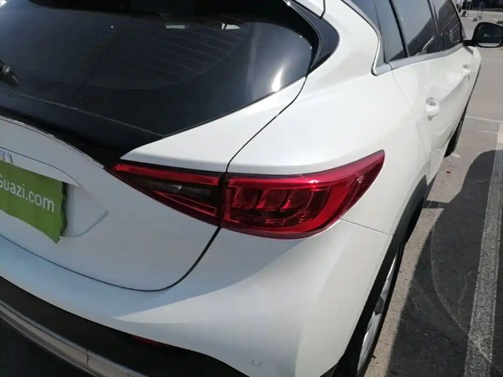 Infiniti QX30 — миниатюра 8