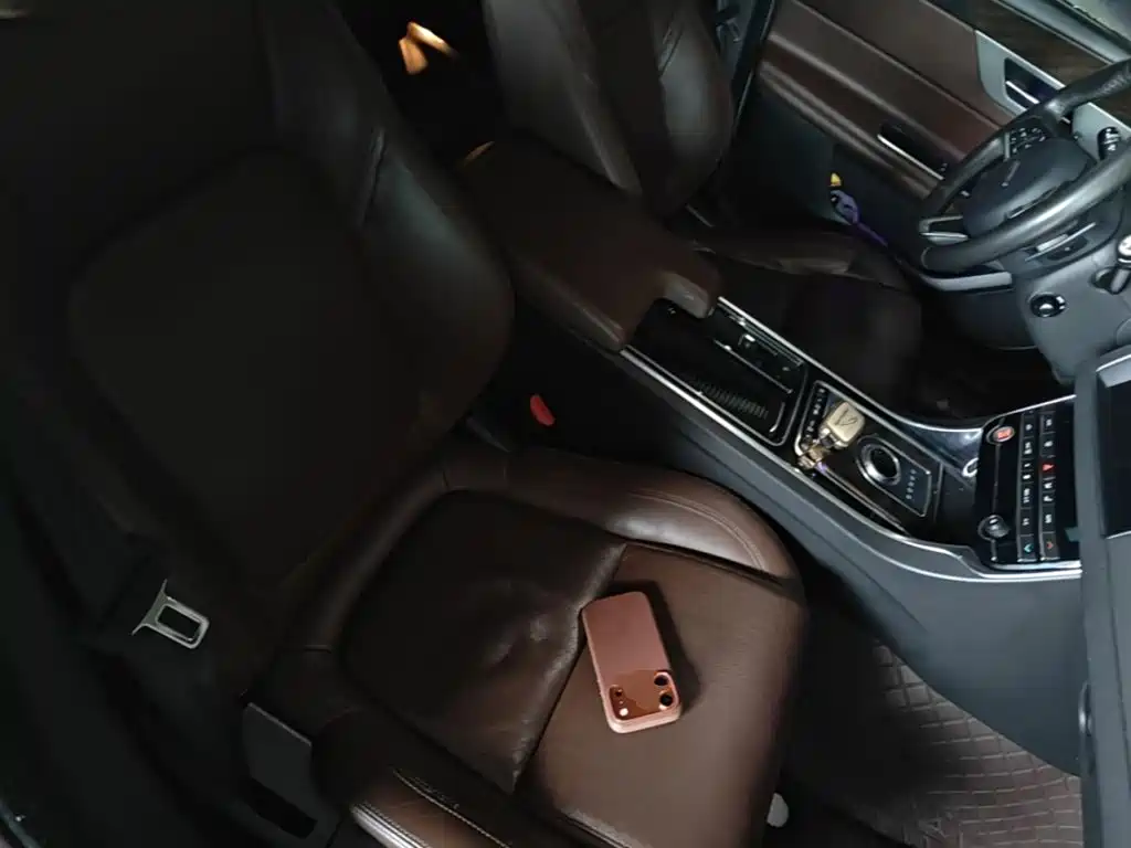 Jaguar XFL — миниатюра 25