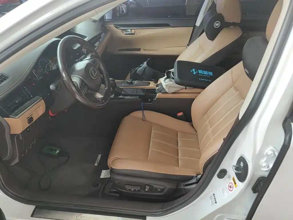 Lexus ES — миниатюра 15