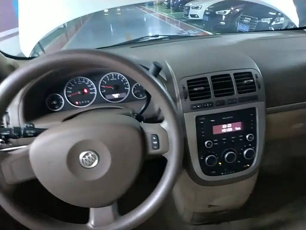 Buick GL8 — миниатюра 14