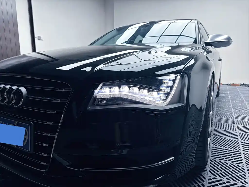 Audi S8 — миниатюра 5