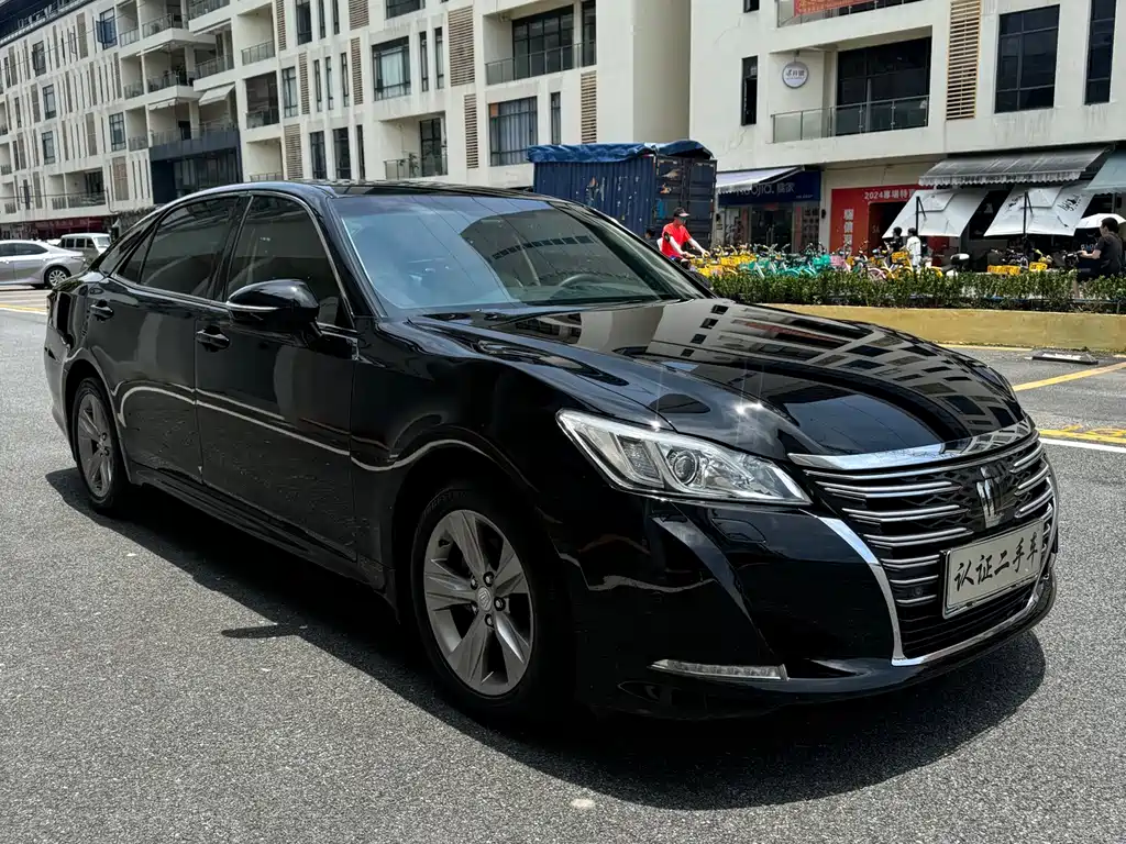 Toyota Crown 2015 2.5L Smart