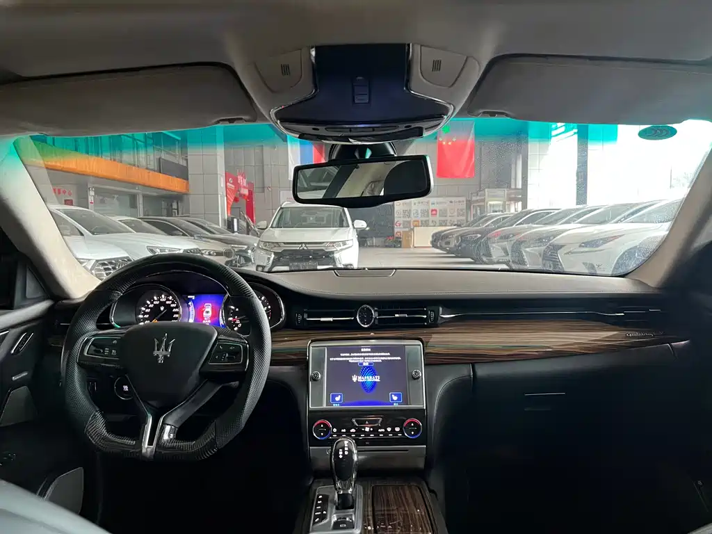 Maserati Quattroporte — миниатюра 13