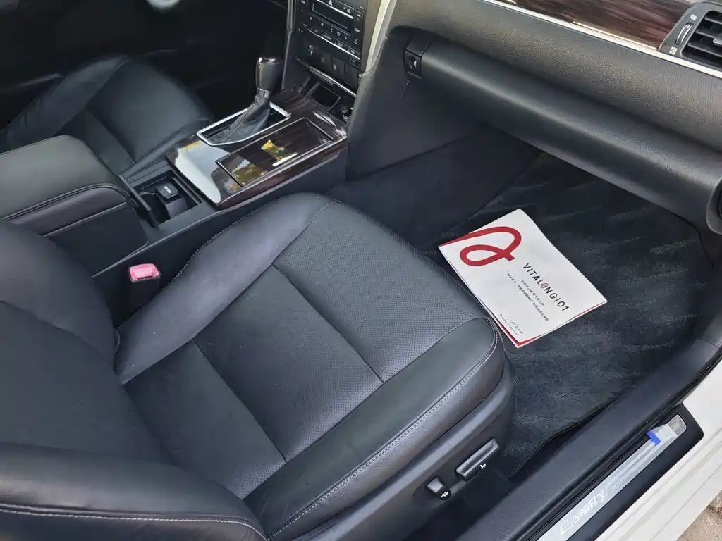 Toyota Camry — миниатюра 14