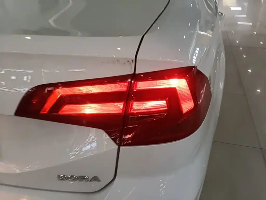 Volkswagen Bora — миниатюра 8