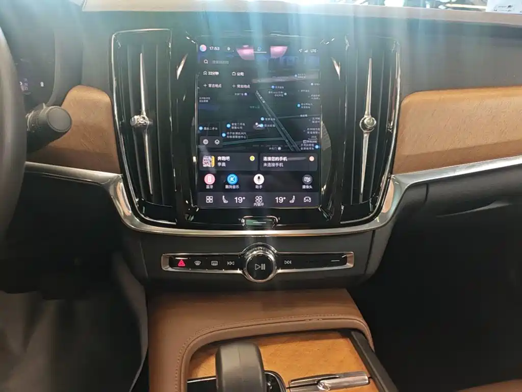 Volvo S90 — миниатюра 13