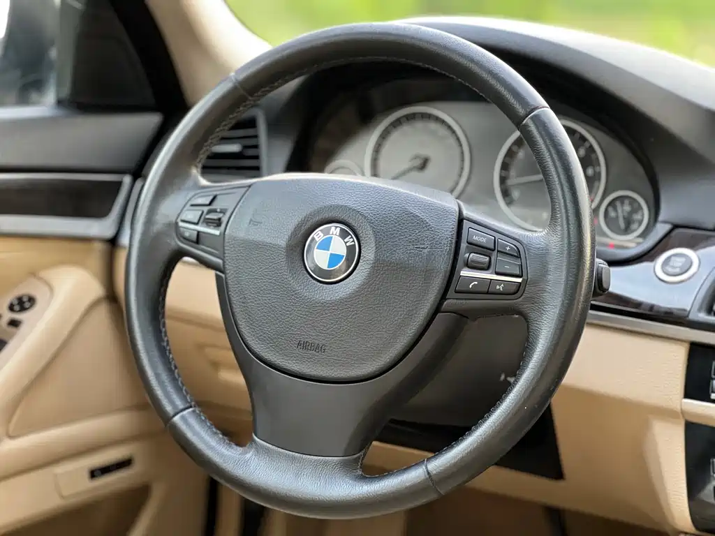 BMW 5 Series — миниатюра 17