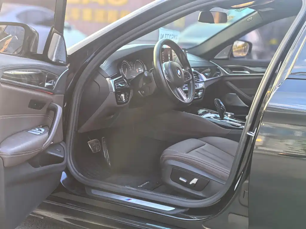 BMW 5 Series — миниатюра 4