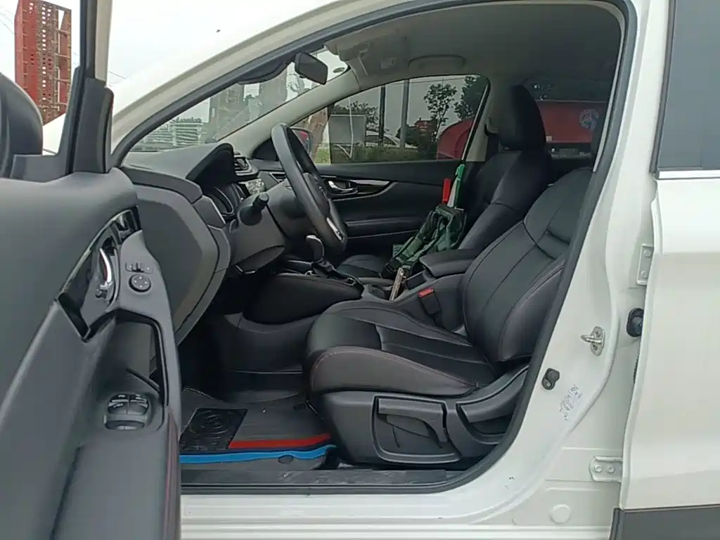 Nissan Qashqai — миниатюра 16