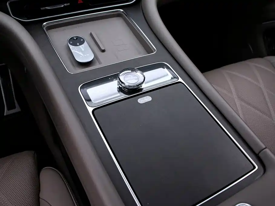 AITO AITO M9 — миниатюра 10