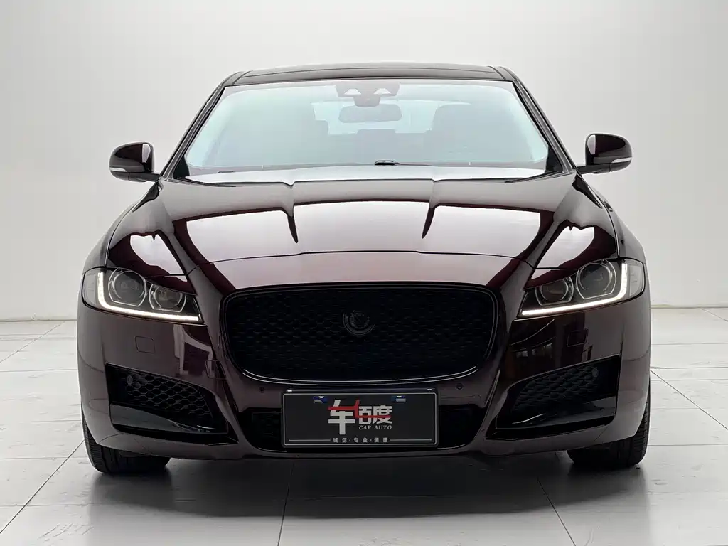 Jaguar XFL — миниатюра 2