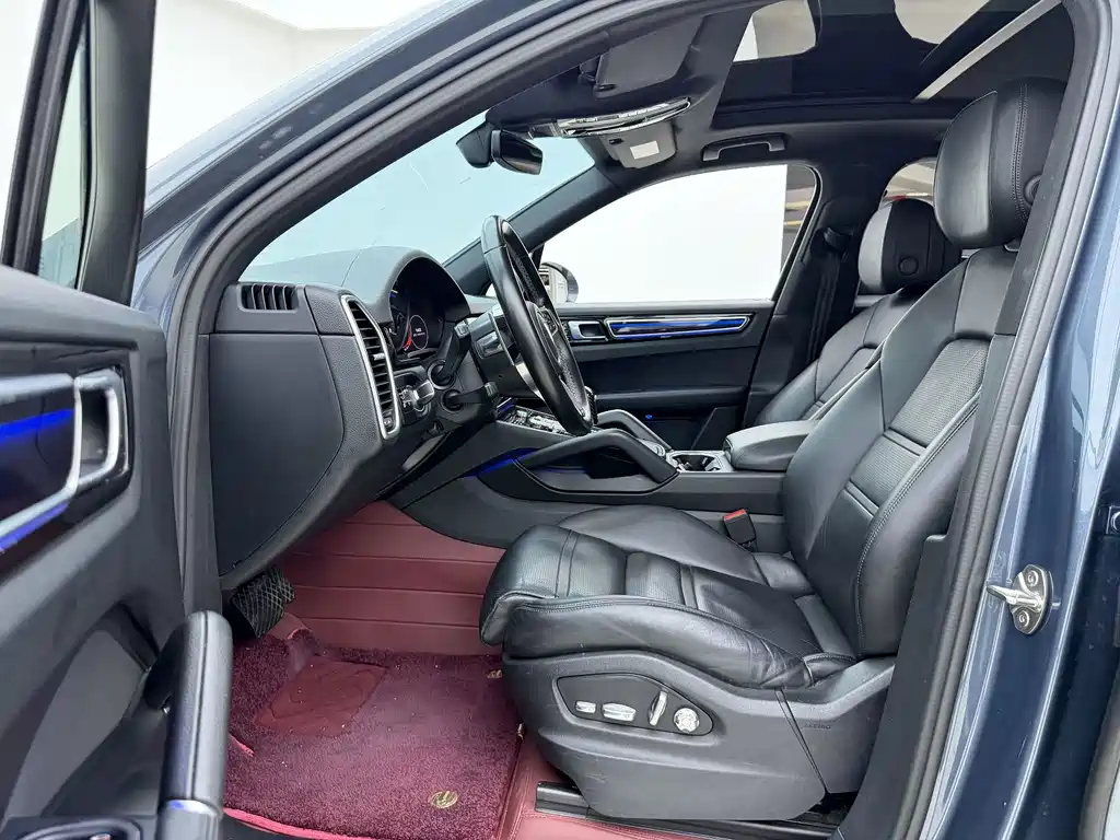 Porsche Cayenne — миниатюра 16