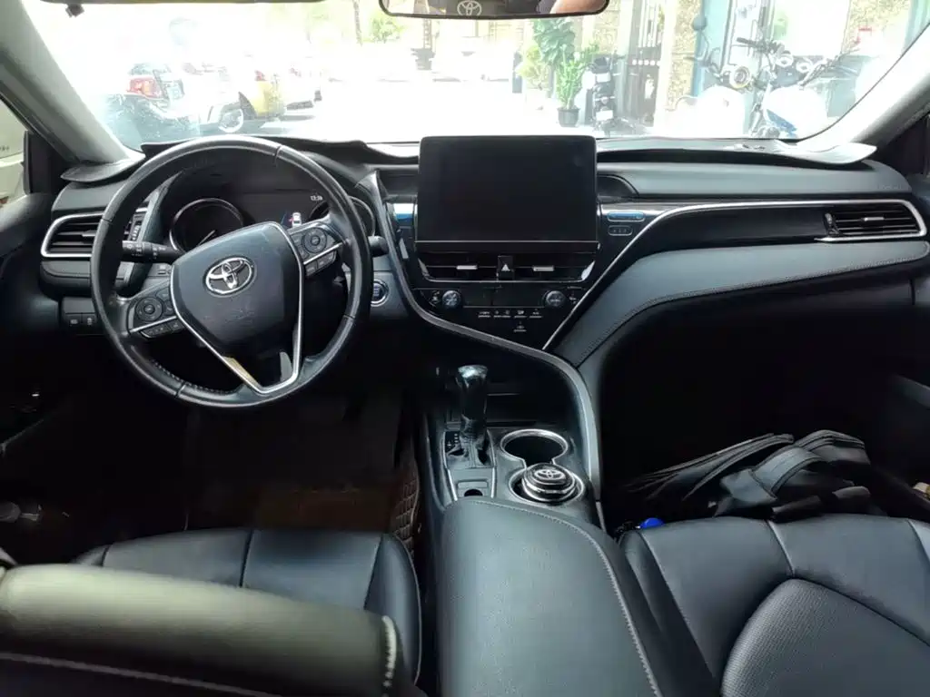 Toyota Camry — миниатюра 10