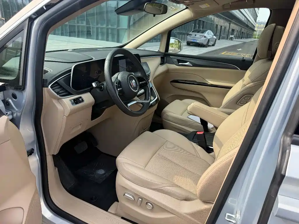 Buick GL8 Hybrid — миниатюра 7