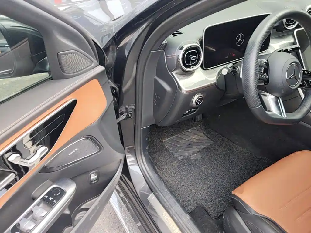Mercedes-Benz C-Class — миниатюра 16