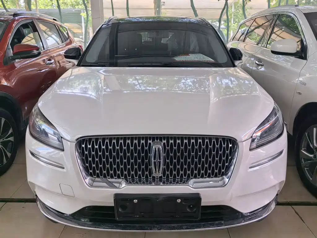 Lincoln Corsair — миниатюра 2