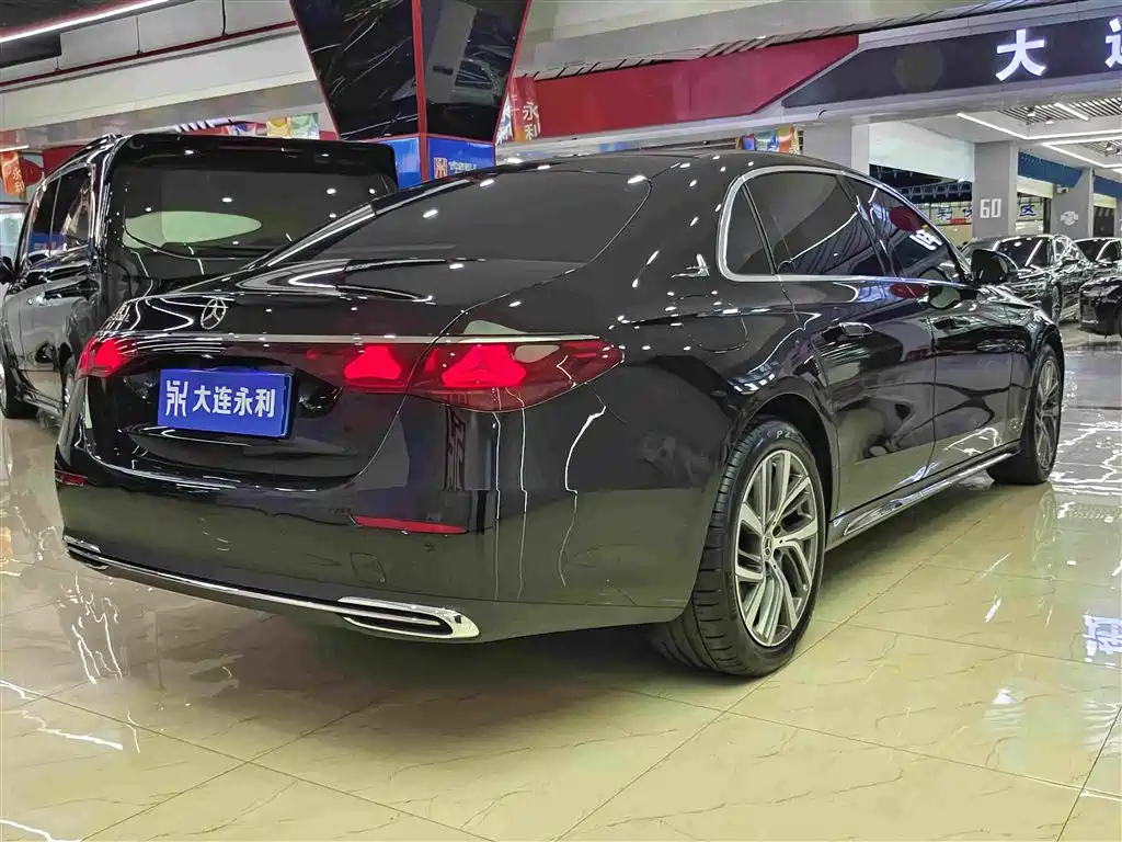 Mercedes-Benz E-Class — миниатюра 13
