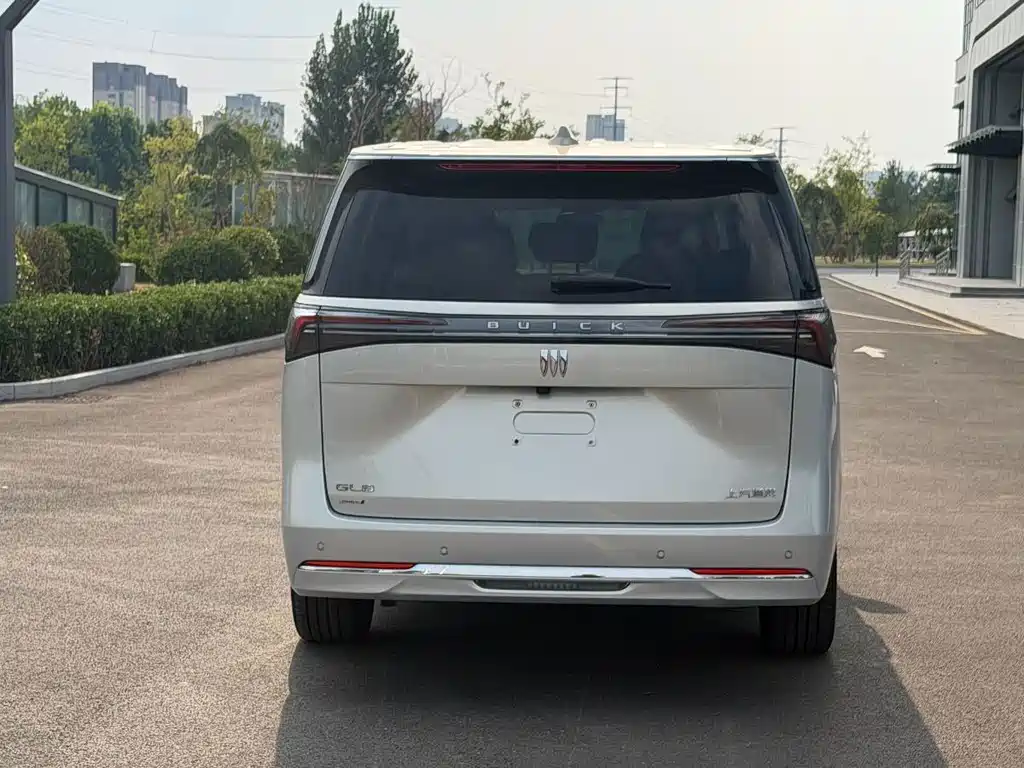 Buick GL8 Hybrid — миниатюра 5