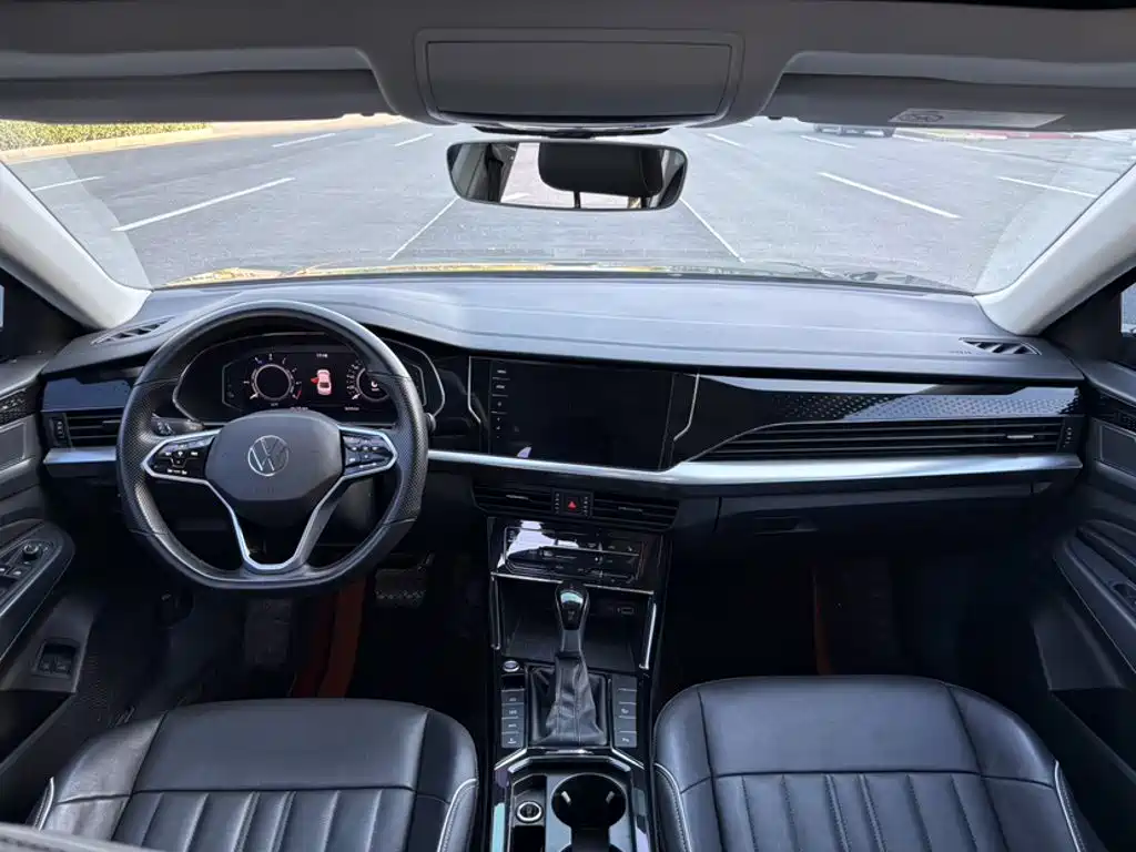 Volkswagen Passat PHEV — миниатюра 15
