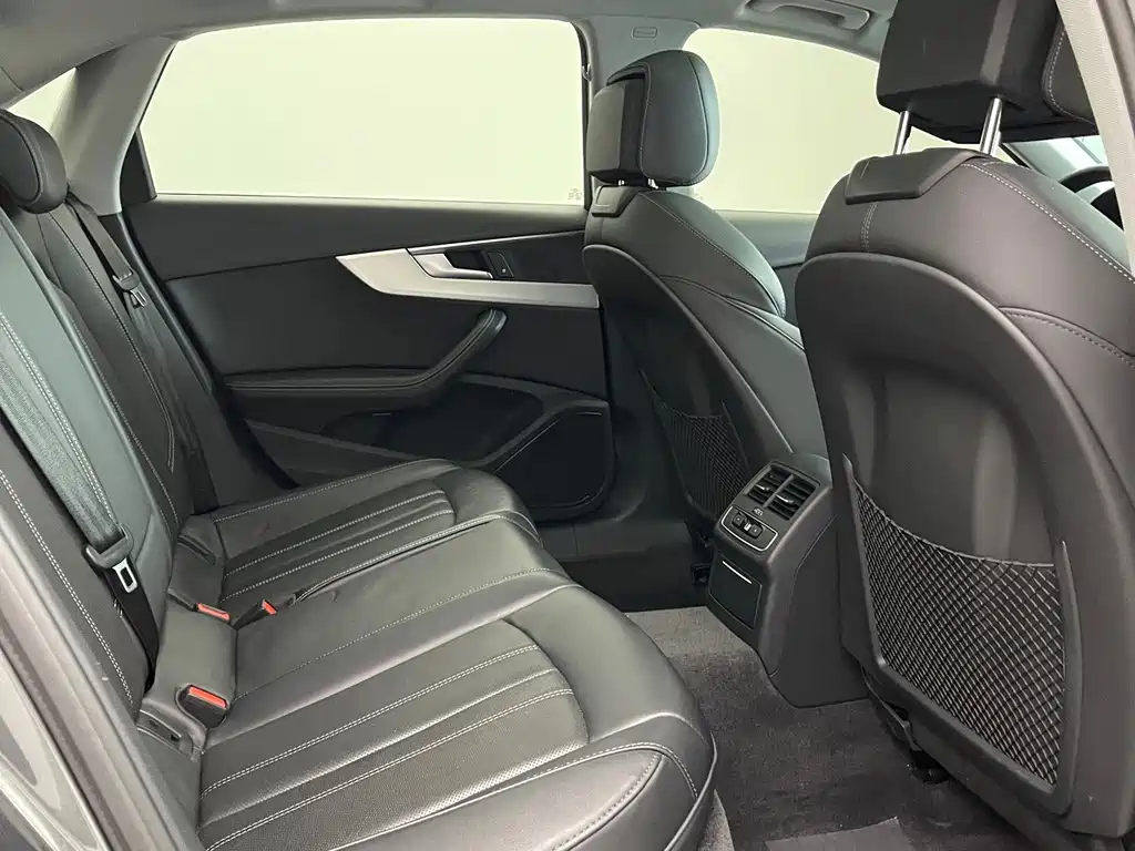 Audi A4L — миниатюра 23