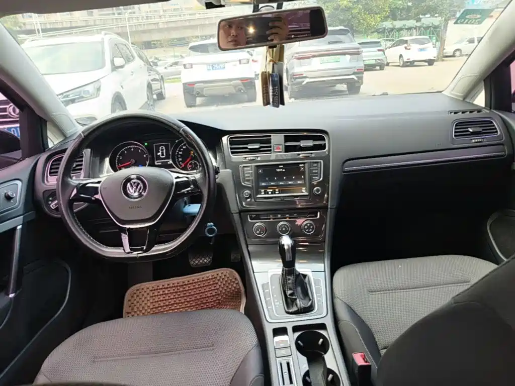 Volkswagen Golf — миниатюра 10