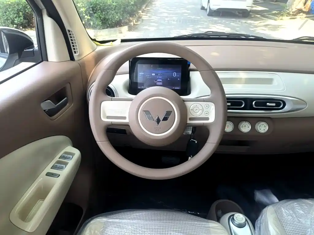 Wuling MINIEV — миниатюра 11