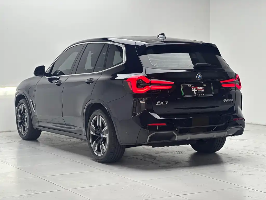 BMW iX3 — миниатюра 4