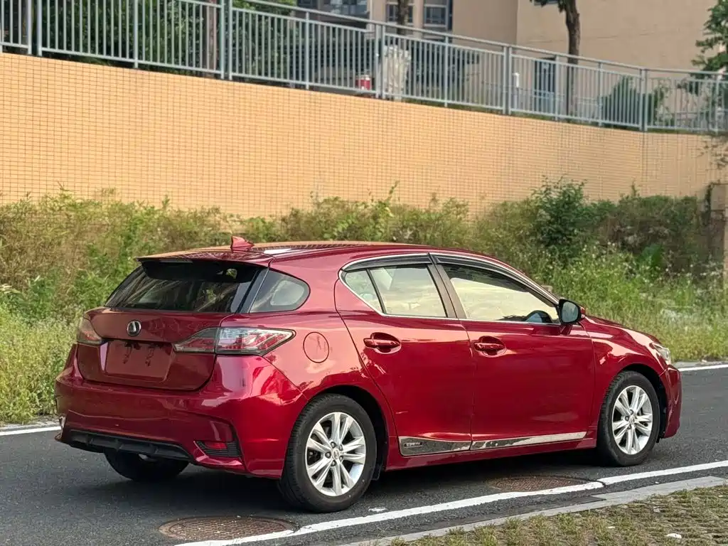 Lexus CT — миниатюра 9