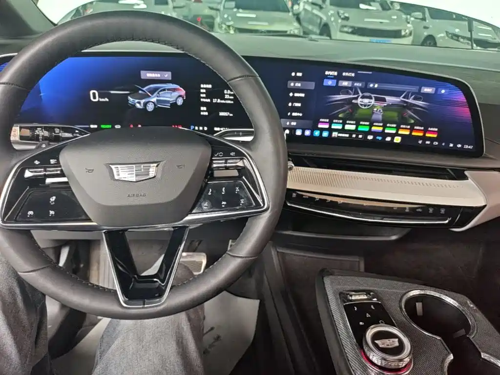 Cadillac IQ — миниатюра 10