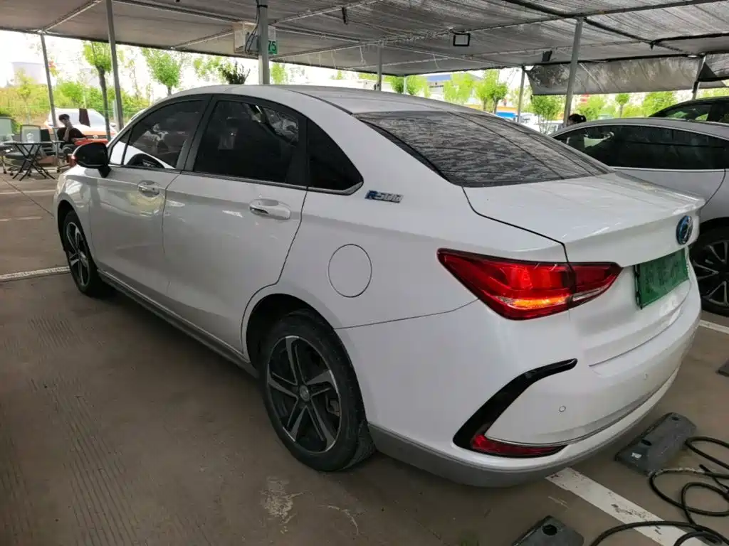BAIC EU5 — миниатюра 5