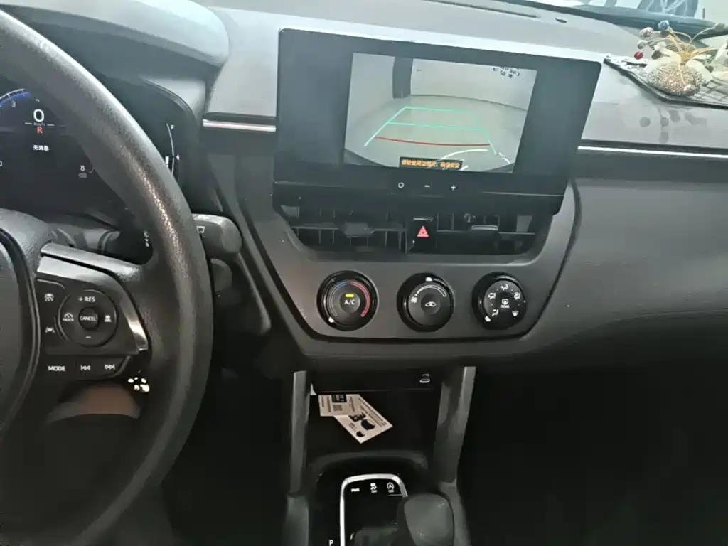 Toyota Corolla Cross — миниатюра 13